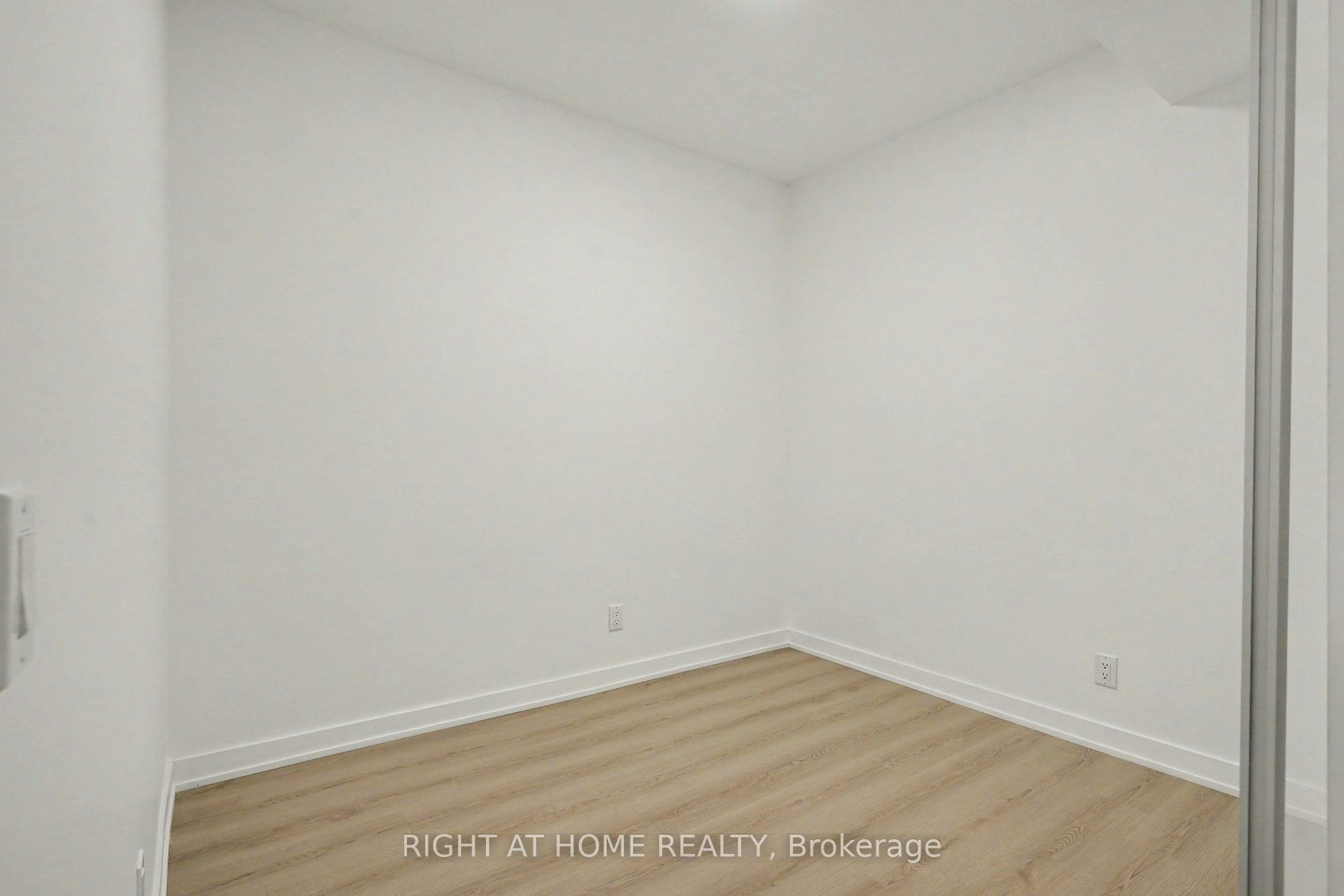 3009-100 Queen Street E, Toronto, ON, M5C 0B5 - 7