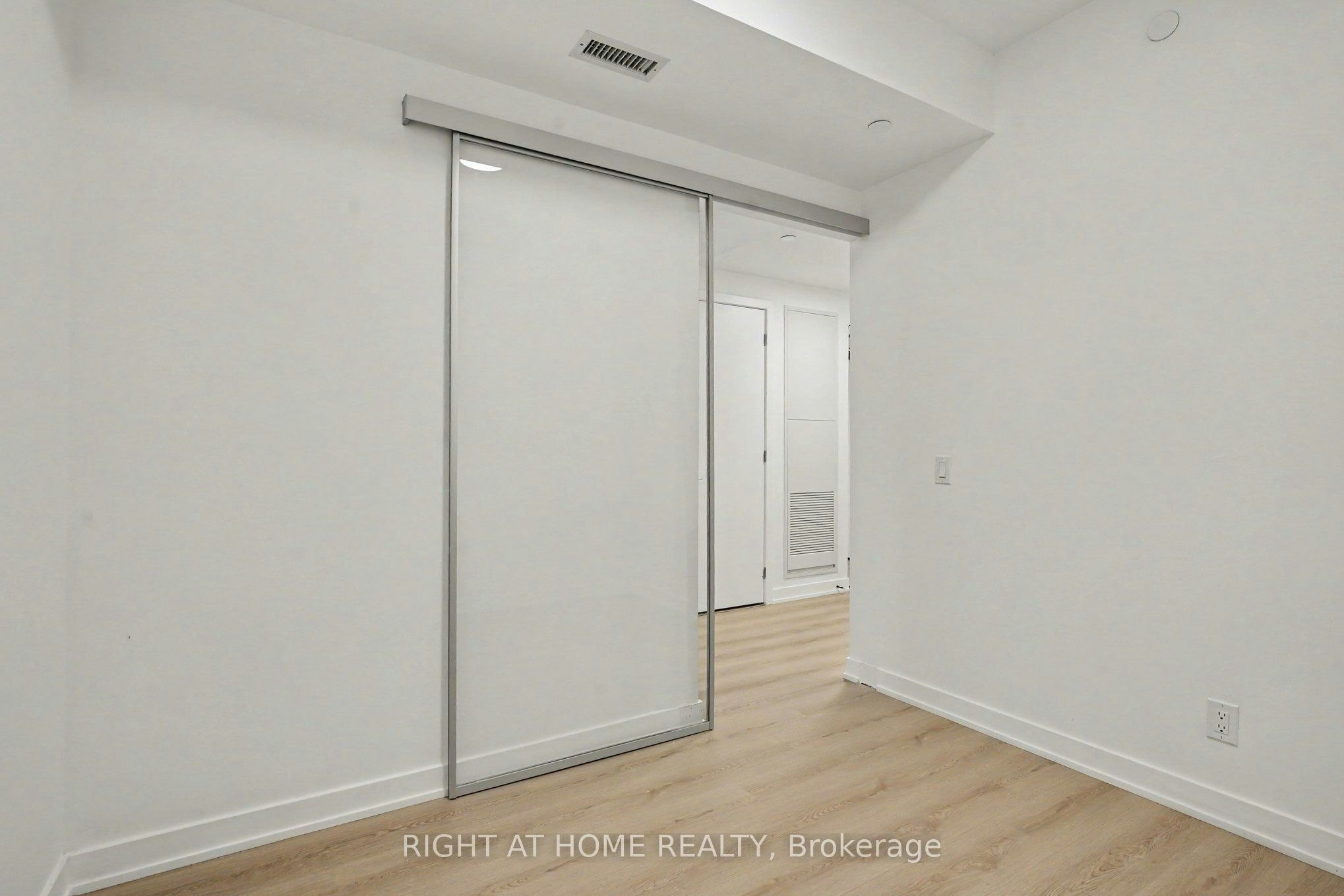 3009-100 Queen Street E, Toronto, ON, M5C 0B5 - 6