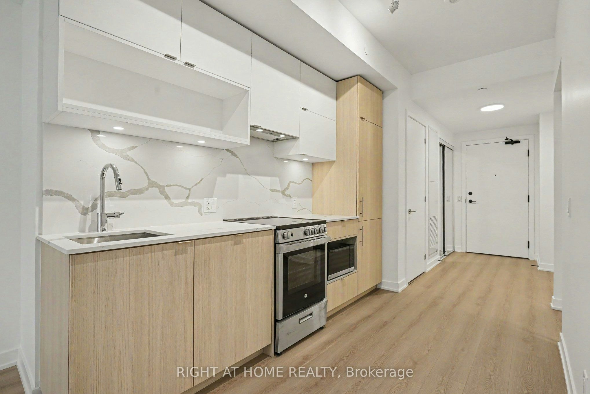 3009-100 Queen Street E, Toronto, ON, M5C 0B5 - 4