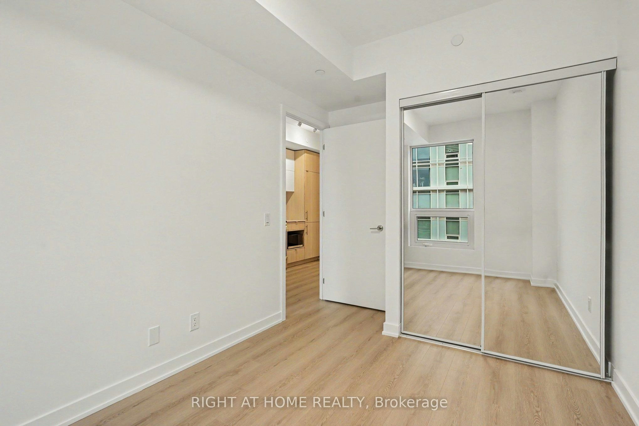 3009-100 Queen Street E, Toronto, ON, M5C 0B5 - 10