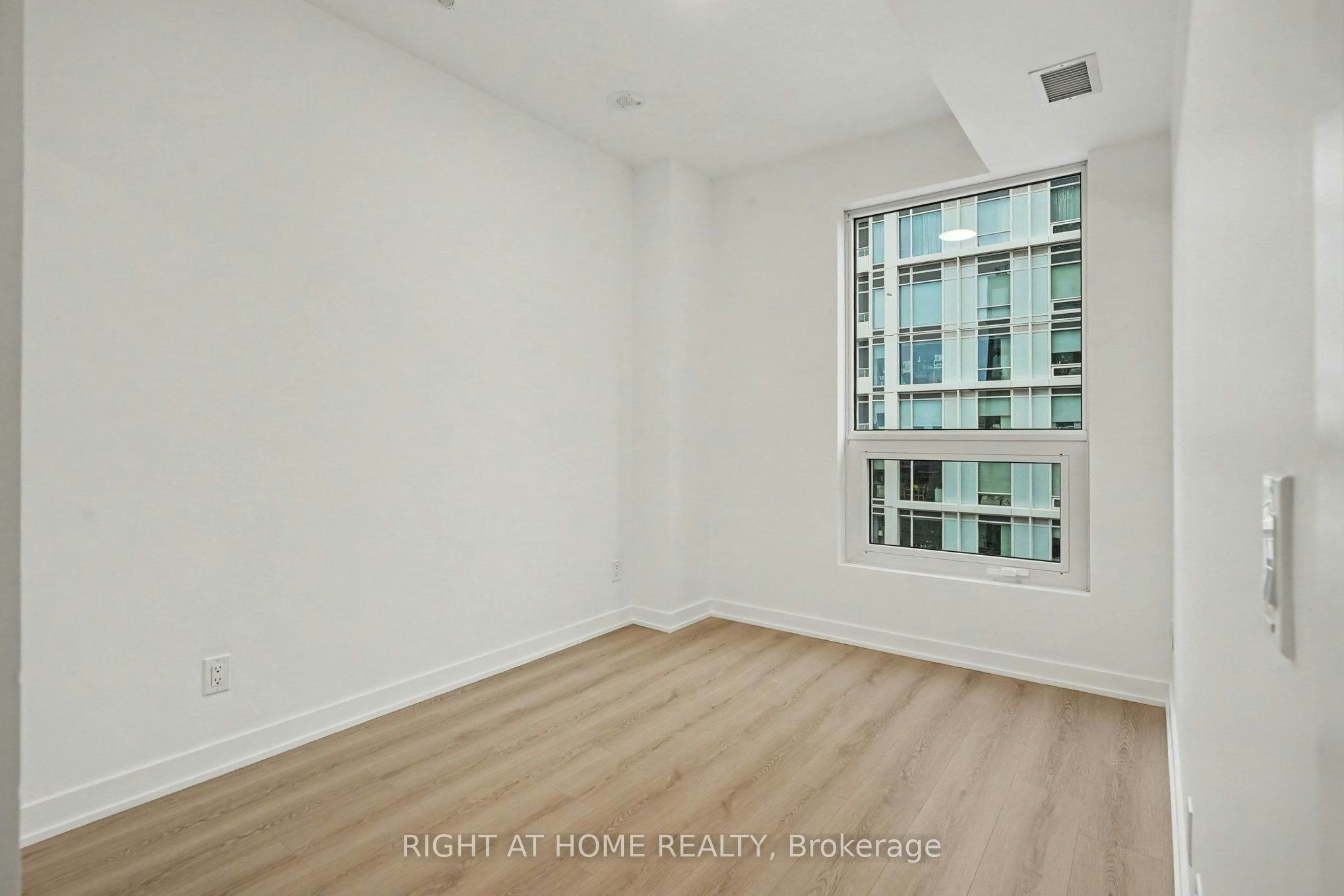 3009-100 Queen Street E, Toronto, ON, M5C 0B5 - 8