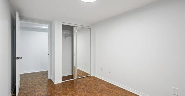 Lower-12 Castle View Avenue, Toronto, ON, M5R 1Y9 - 10