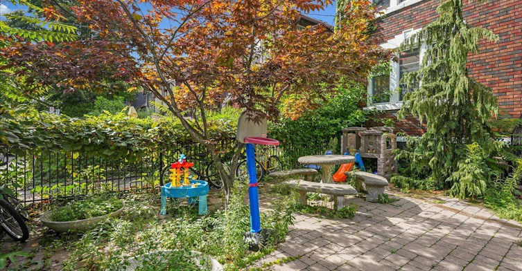 Lower-12 Castle View Avenue, Toronto, ON, M5R 1Y9 - 18