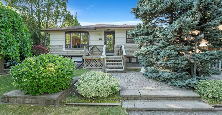 446 Ruth Avenue, Toronto, ON, M2M 2J3
