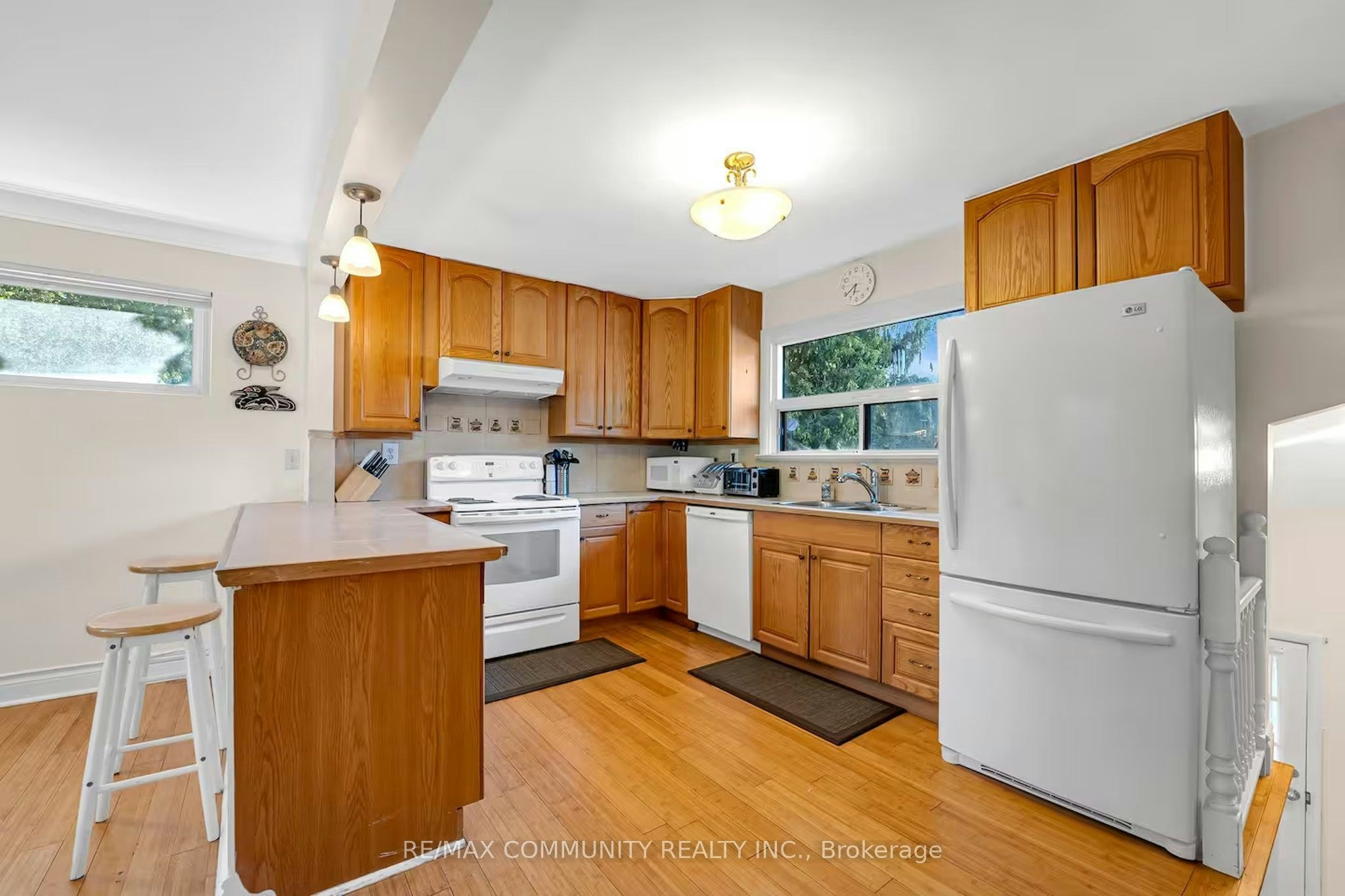 446 Ruth Avenue, Toronto, ON, M2M 2J3 - 8