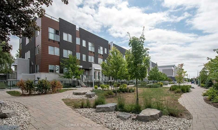 TH08-780 Sheppard Avenue E