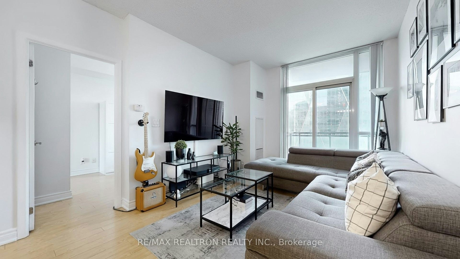 2104-18 Harbour Street, Toronto, ON, M5J 2Z6 - 5