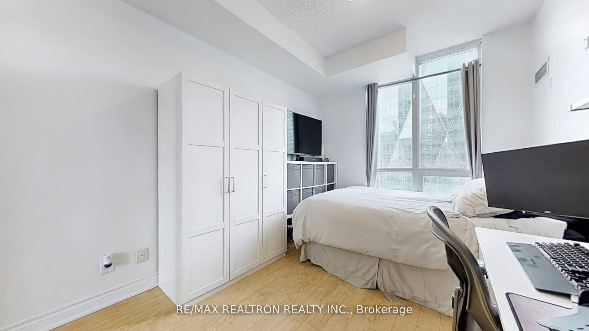 2104-18 Harbour Street, Toronto, ON, M5J 2Z6 - 15