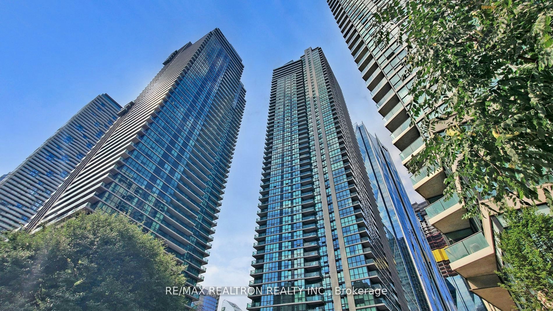 2104-18 Harbour Street, Toronto, ON, M5J 2Z6 - 3