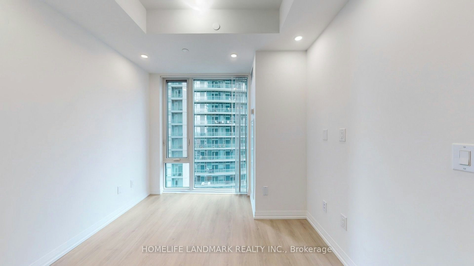 2207-8 Widmer Street, Toronto, ON, M5V 0W6 - 10