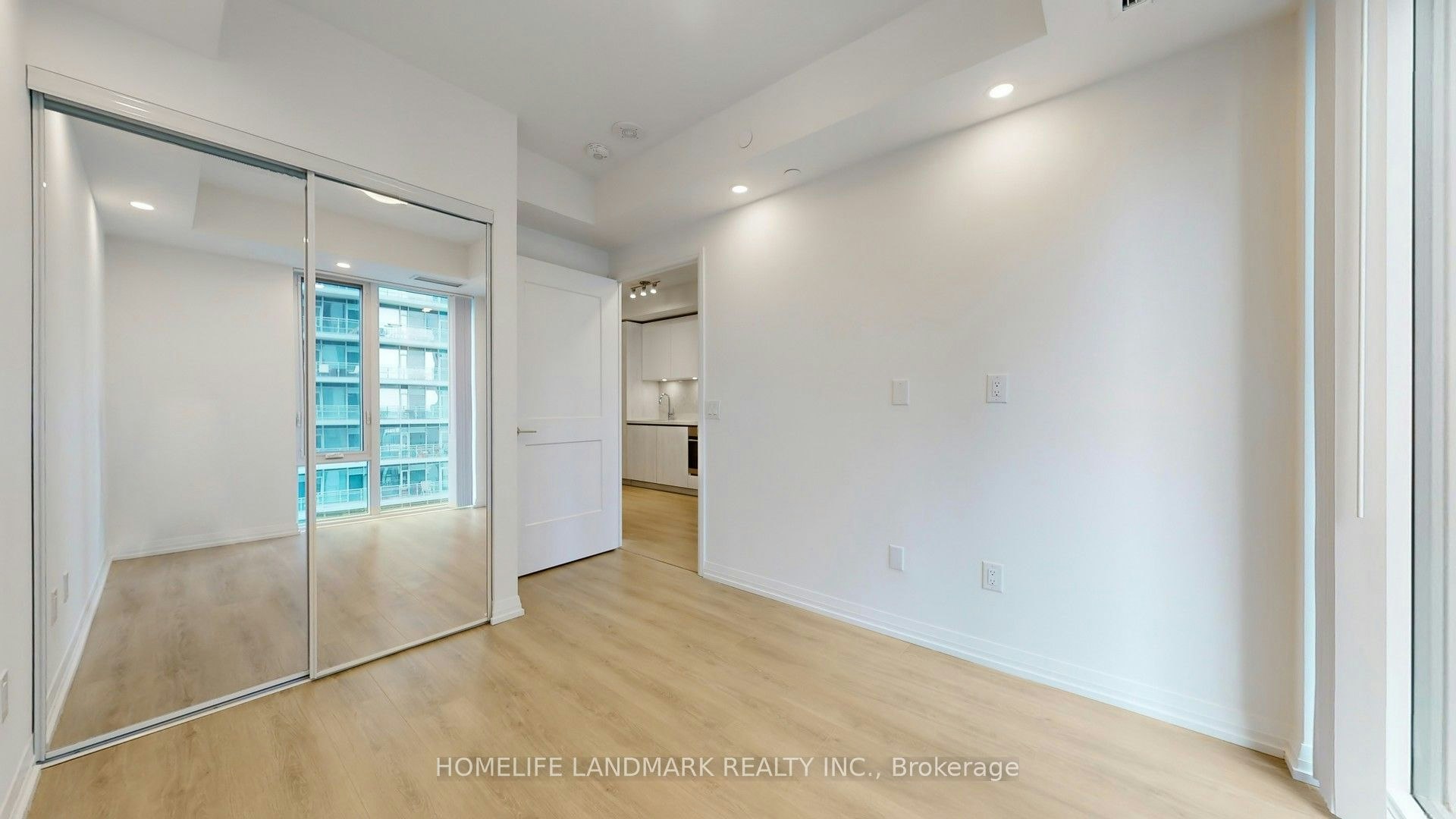 2207-8 Widmer Street, Toronto, ON, M5V 0W6 - 27