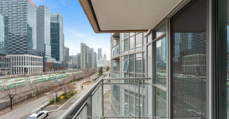 321-151 Dan Leckie Way, Toronto, ON, M5V 4B2 - 8