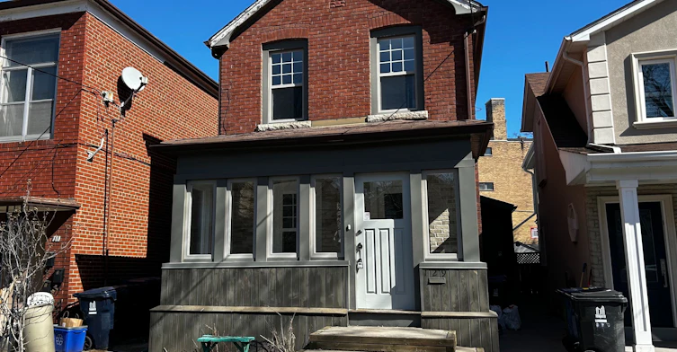 129 Kenwood Avenue, Toronto, ON, M6C 2S4