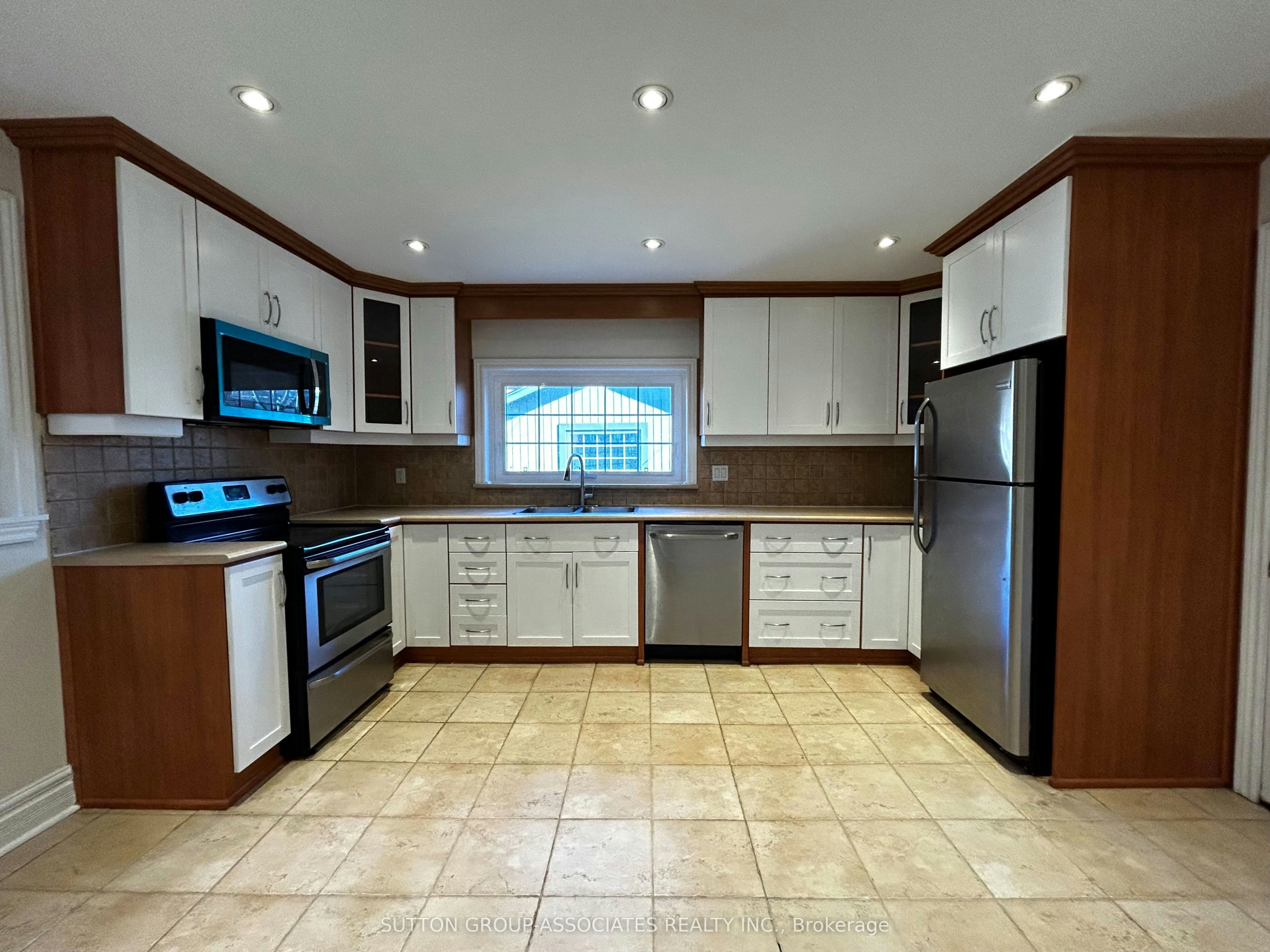 129 Kenwood Avenue, Toronto, ON, M6C 2S4 - 7