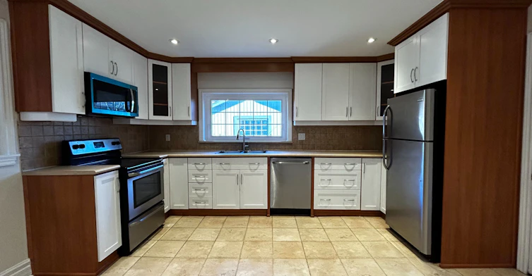129 Kenwood Avenue, Toronto, ON, M6C 2S4 - 7