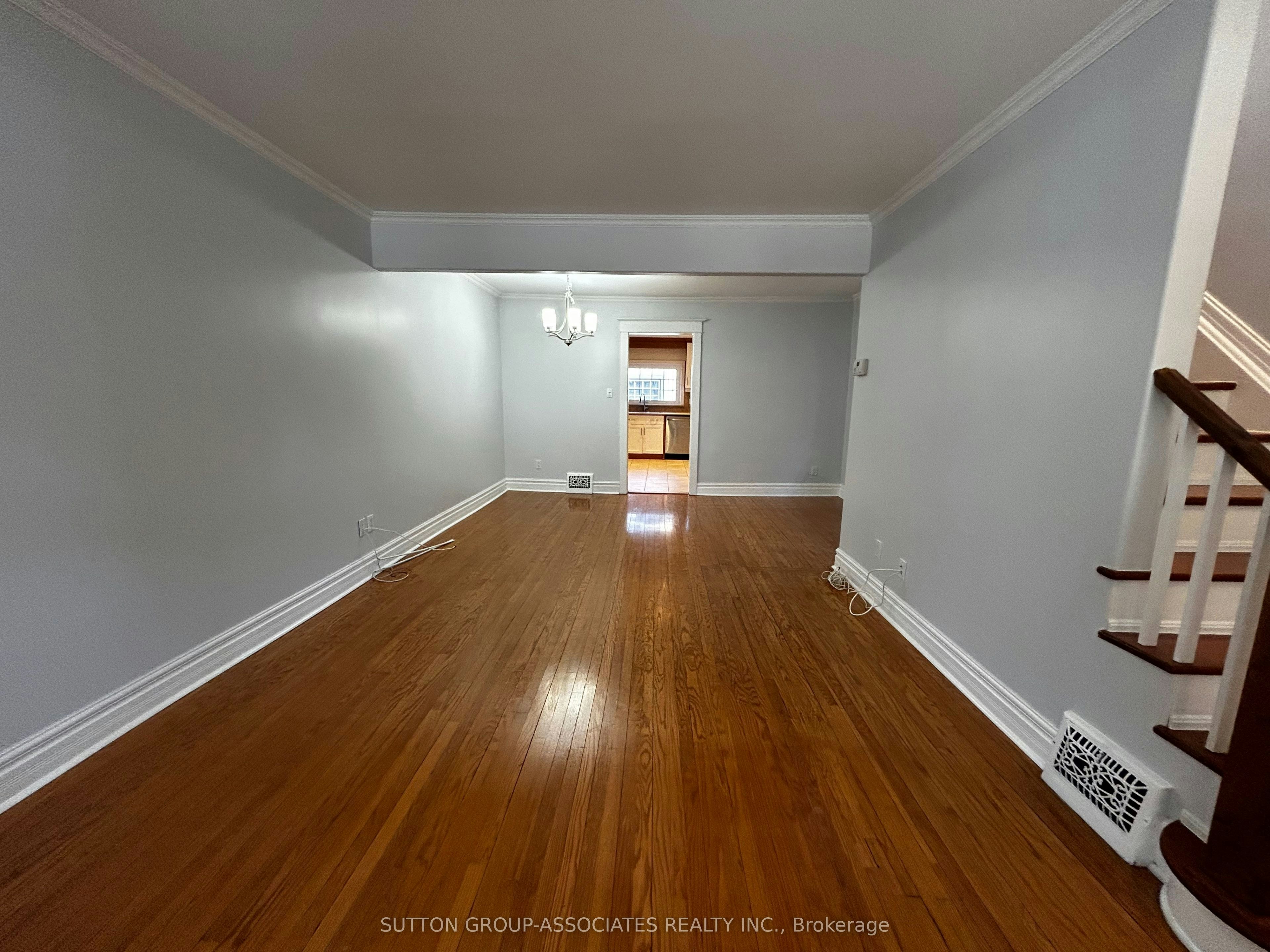 129 Kenwood Avenue, Toronto, ON, M6C 2S4 - 4