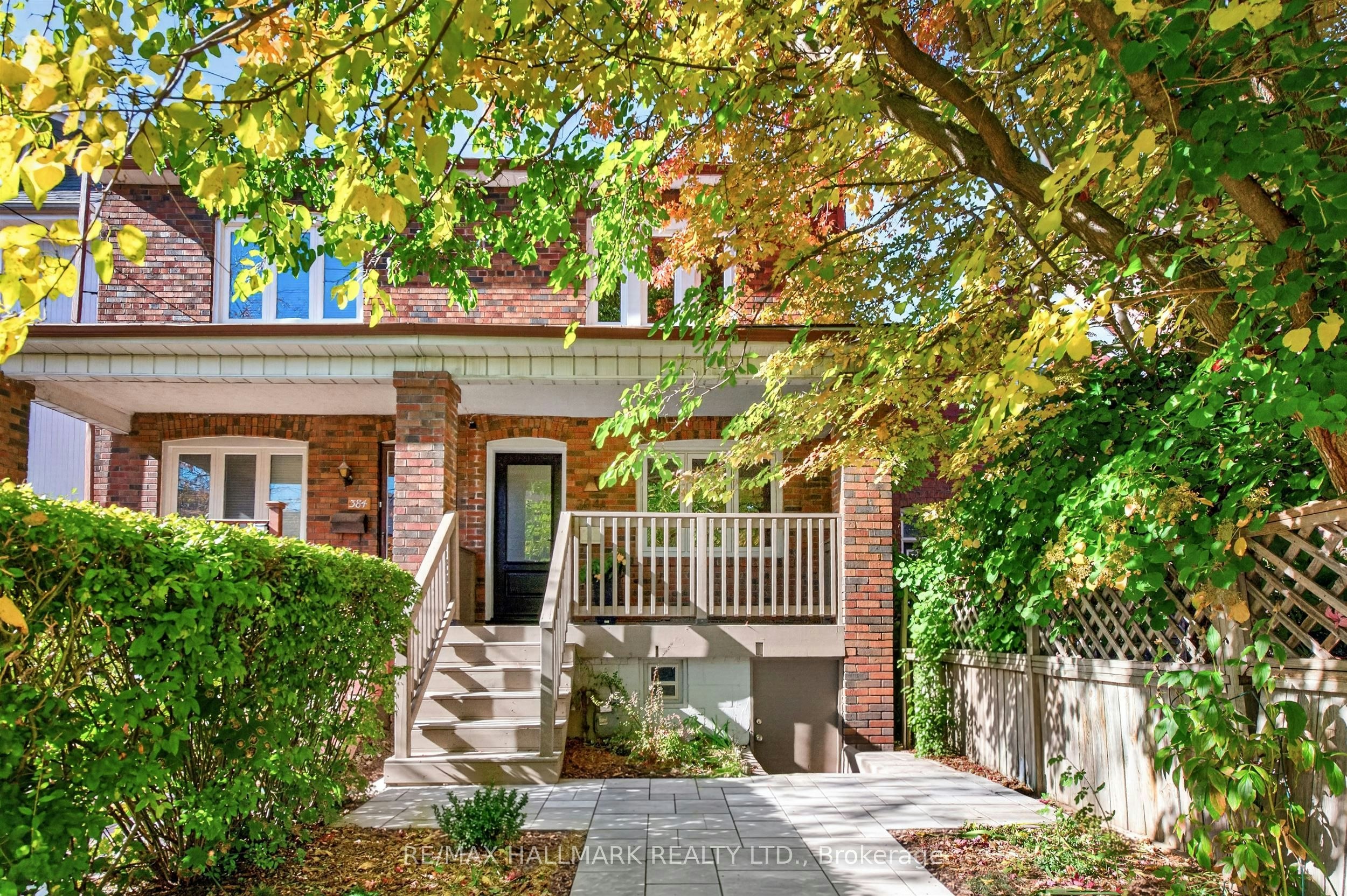 384A Montrose Avenue, Toronto, ON, M6G 3H1