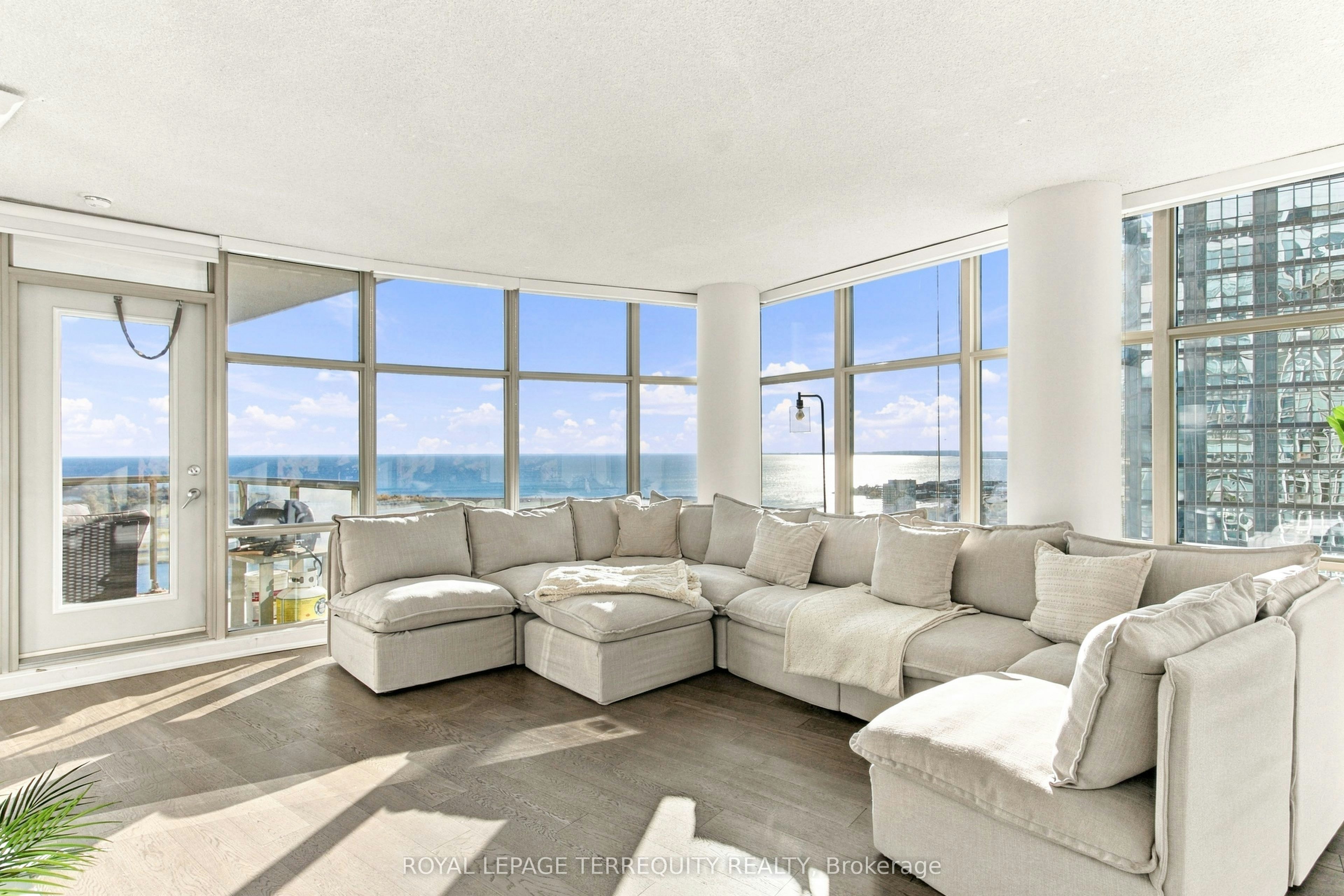 4512-35 Mariner Terrace, Toronto, ON, M5V 3V9 - 5