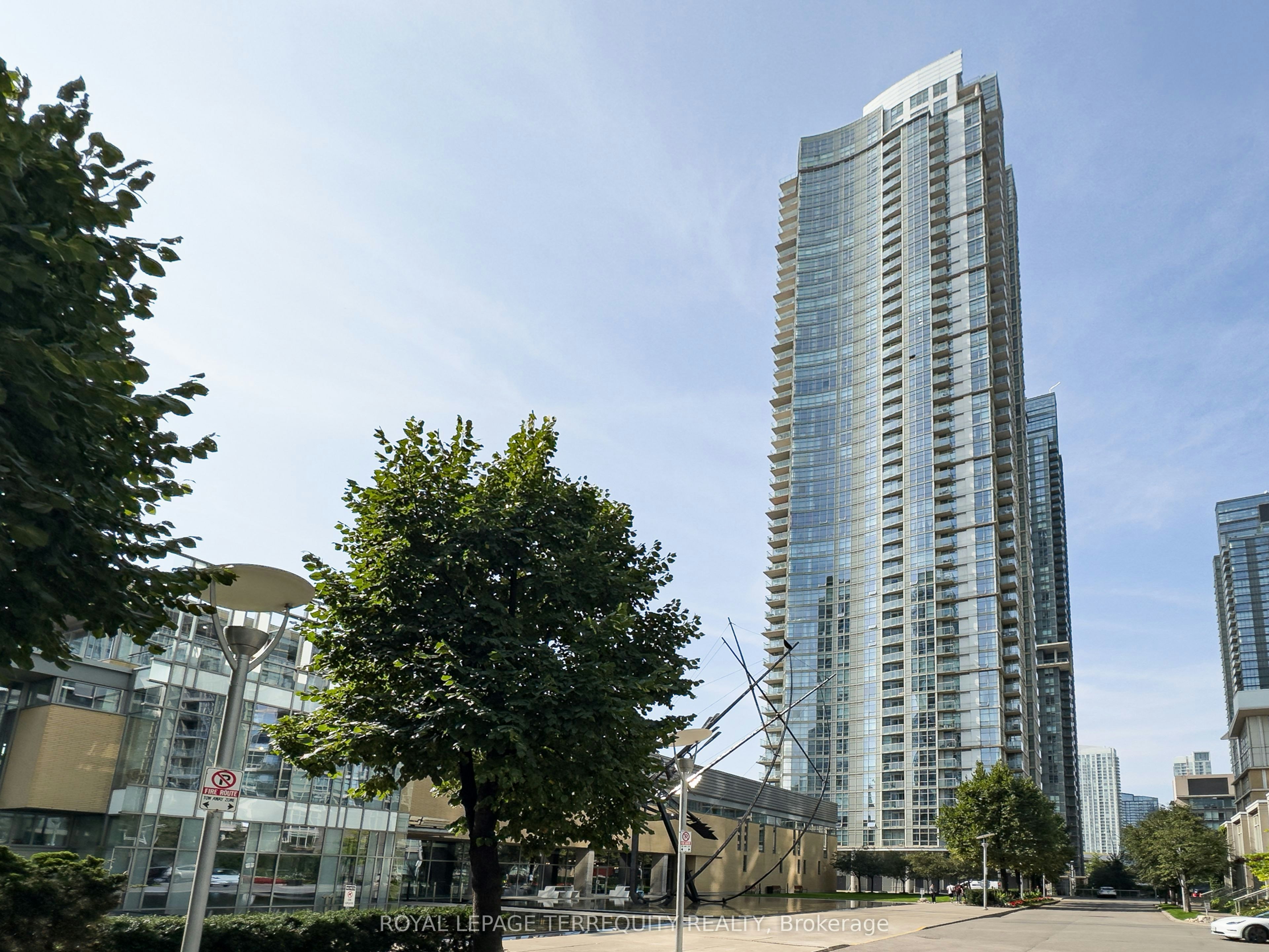 4512-35 Mariner Terrace, Toronto, ON, M5V 3V9 - 2