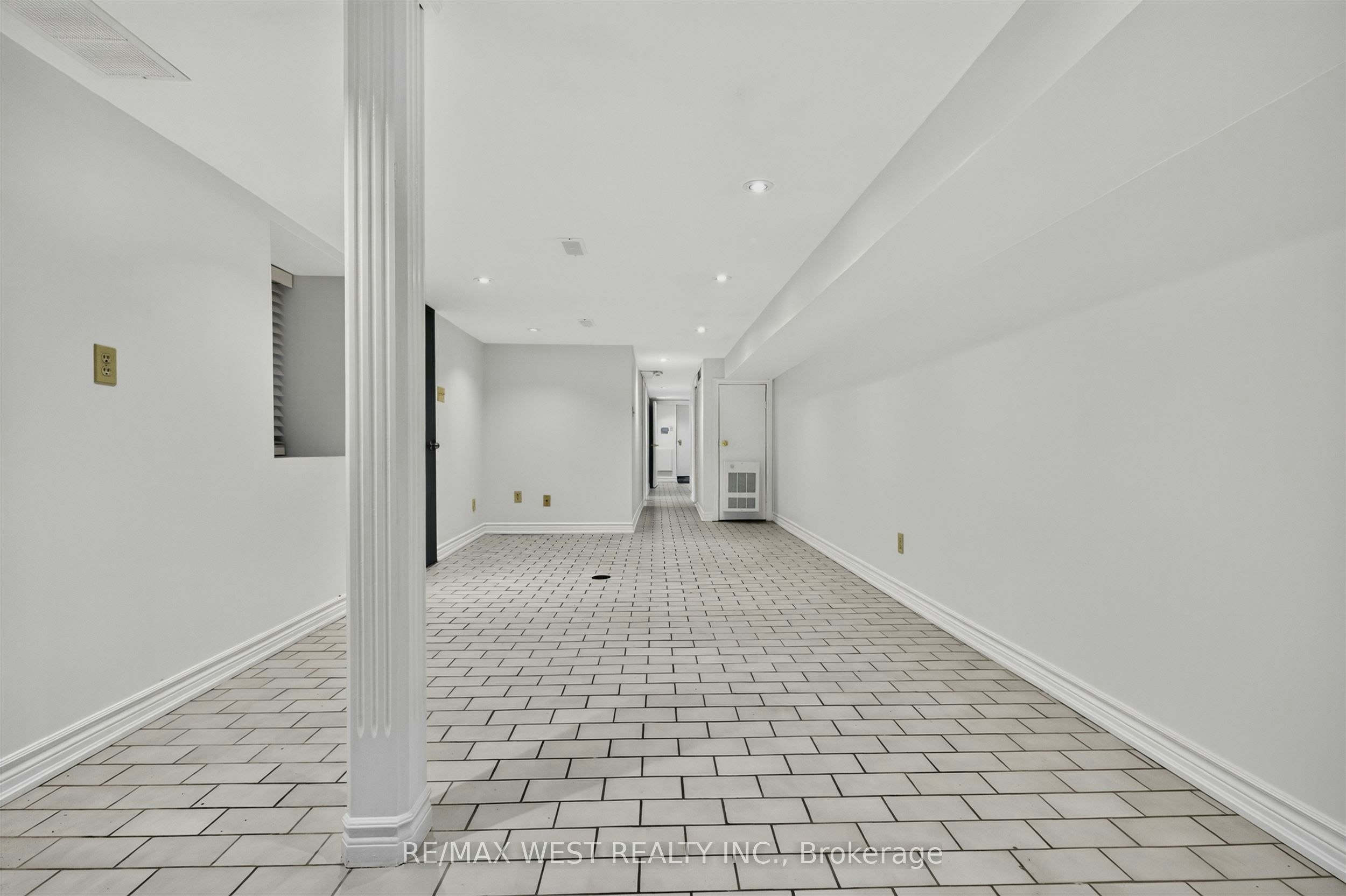 Lower-722 Dufferin Street, Toronto, ON, M6K 2B7 - 21