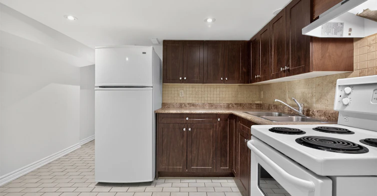 Lower-722 Dufferin Street, Toronto, ON, M6K 2B7 - 10