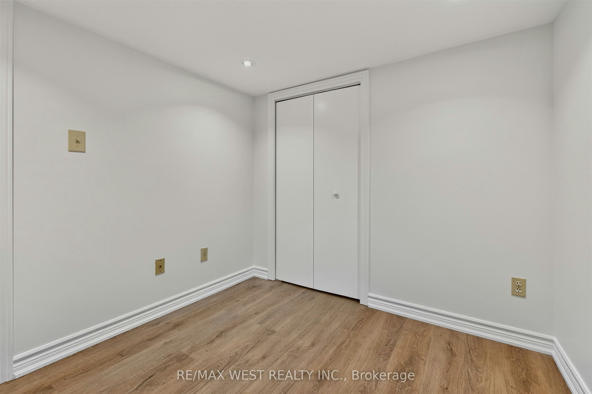 Lower-722 Dufferin Street, Toronto, ON, M6K 2B7 - 23