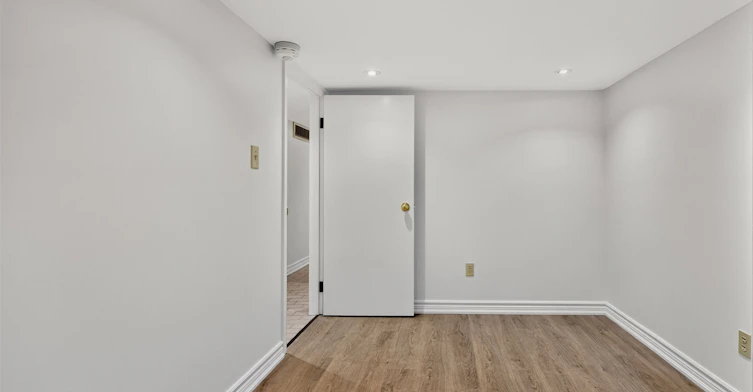 Lower-722 Dufferin Street, Toronto, ON, M6K 2B7 - 18