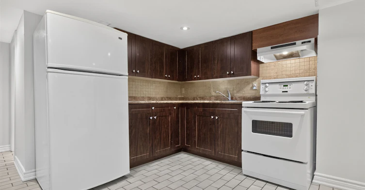 Lower-722 Dufferin Street, Toronto, ON, M6K 2B7 - 8