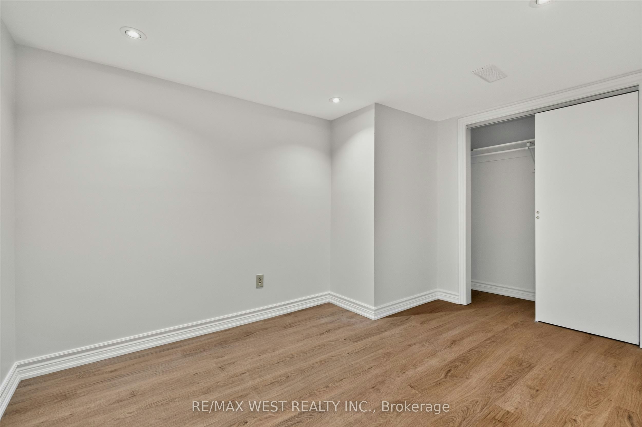 Lower-722 Dufferin Street, Toronto, ON, M6K 2B7 - 16
