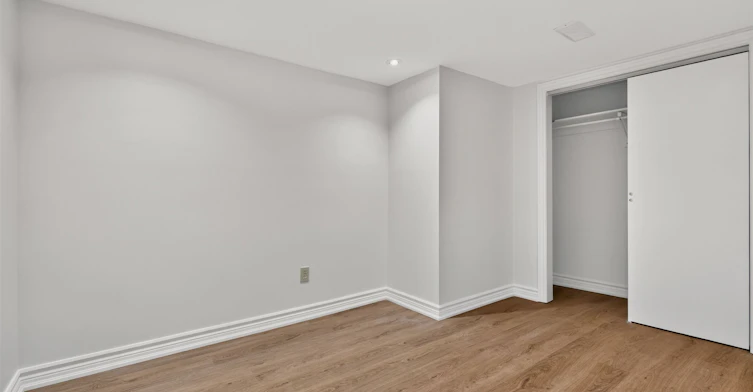 Lower-722 Dufferin Street, Toronto, ON, M6K 2B7 - 16