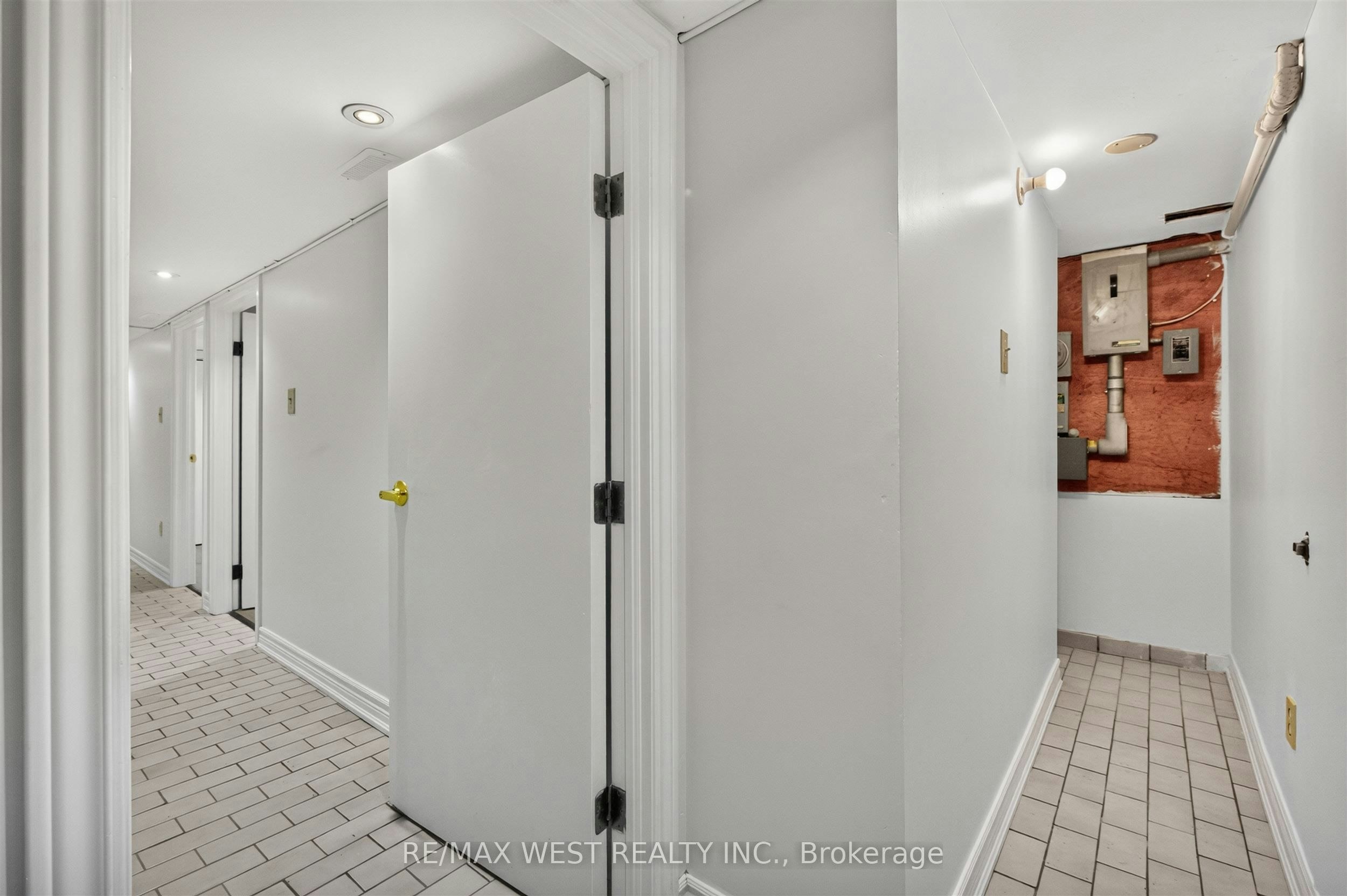 Lower-722 Dufferin Street, Toronto, ON, M6K 2B7 - 4