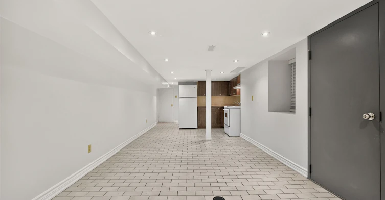 Lower-722 Dufferin Street, Toronto, ON, M6K 2B7 - 7