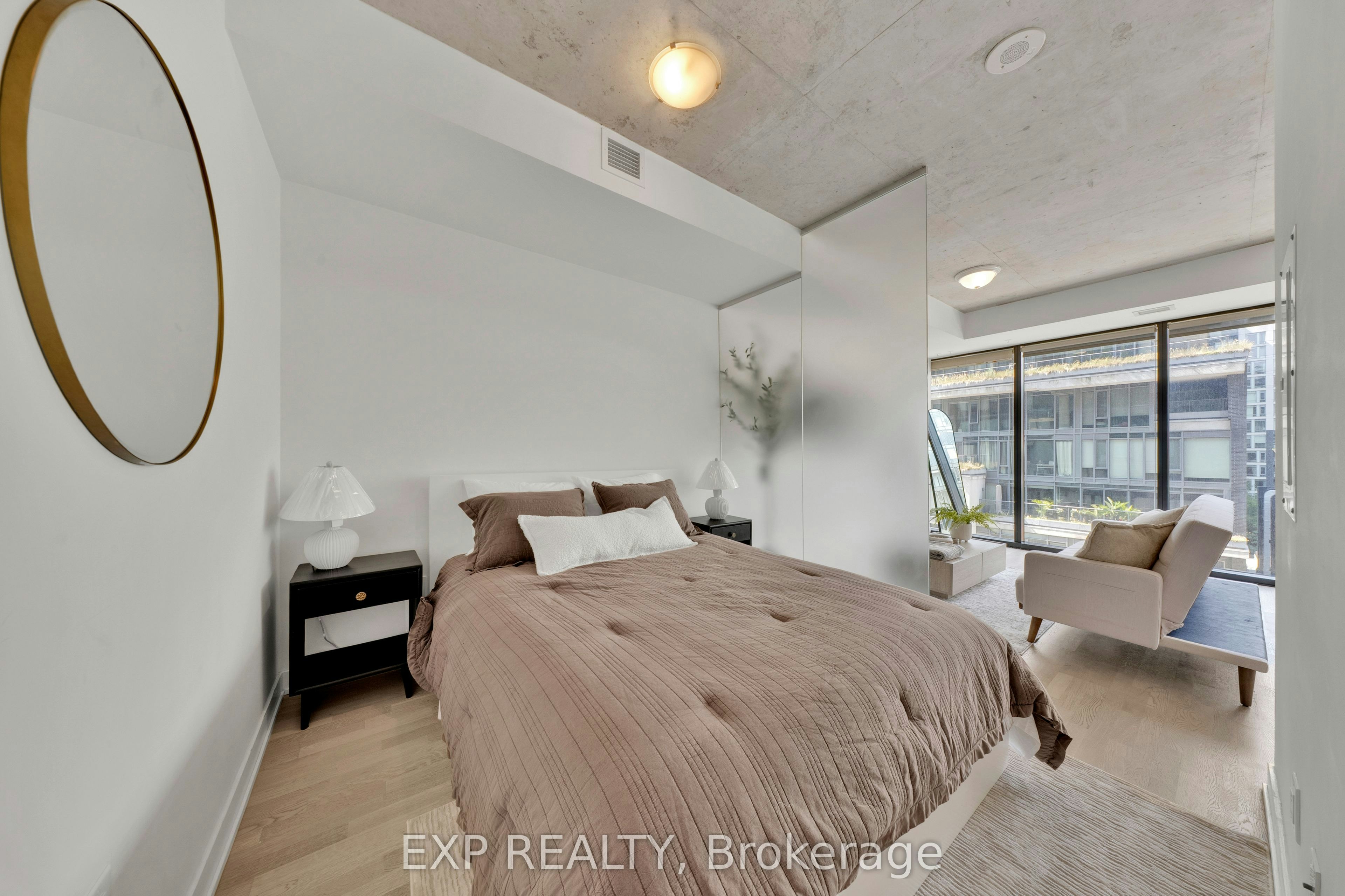 625-629 King Street, Toronto, ON, M5V 1M5 - 3