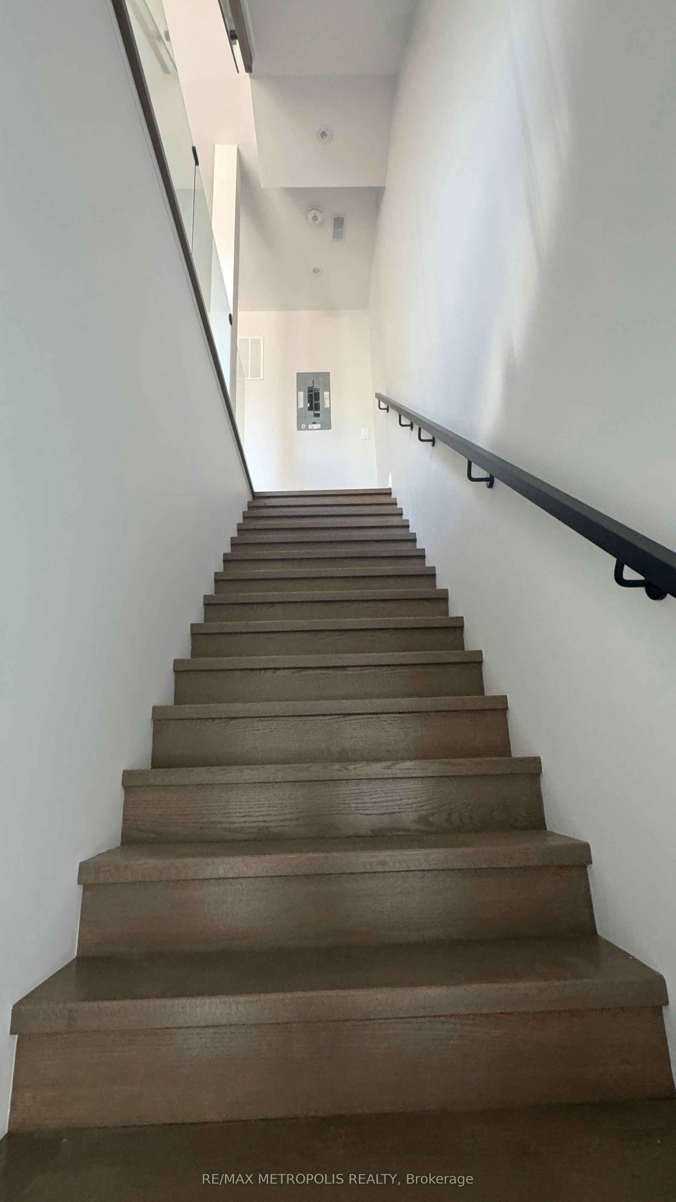 2&3 floor-94 Saint Clarens Avenue, Toronto, ON, M6K 2S5 - 12