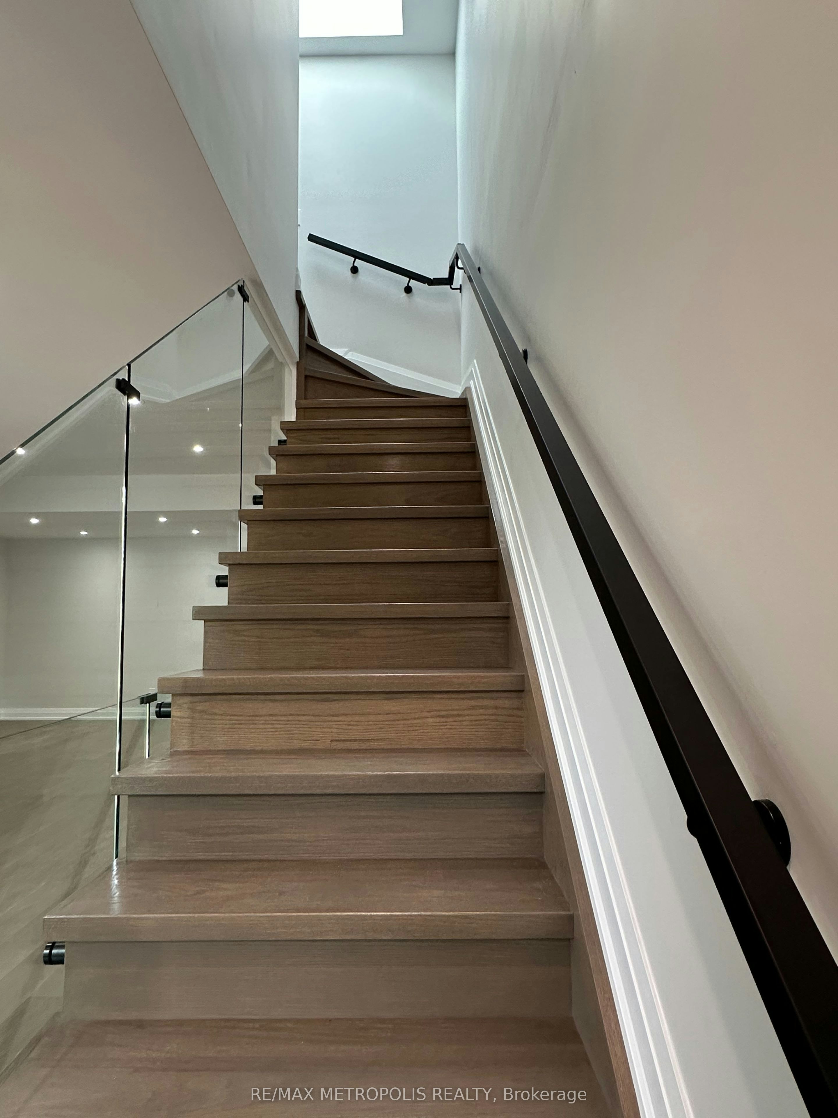 2&3 floor-94 Saint Clarens Avenue, Toronto, ON, M6K 2S5 - 2