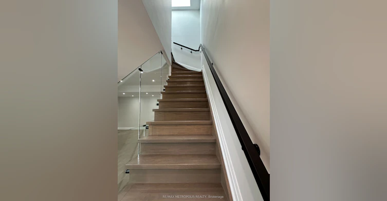 2&3 floor-94 Saint Clarens Avenue, Toronto, ON, M6K 2S5 - 2