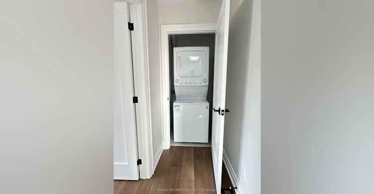 2&3 floor-94 Saint Clarens Avenue, Toronto, ON, M6K 2S5 - 4
