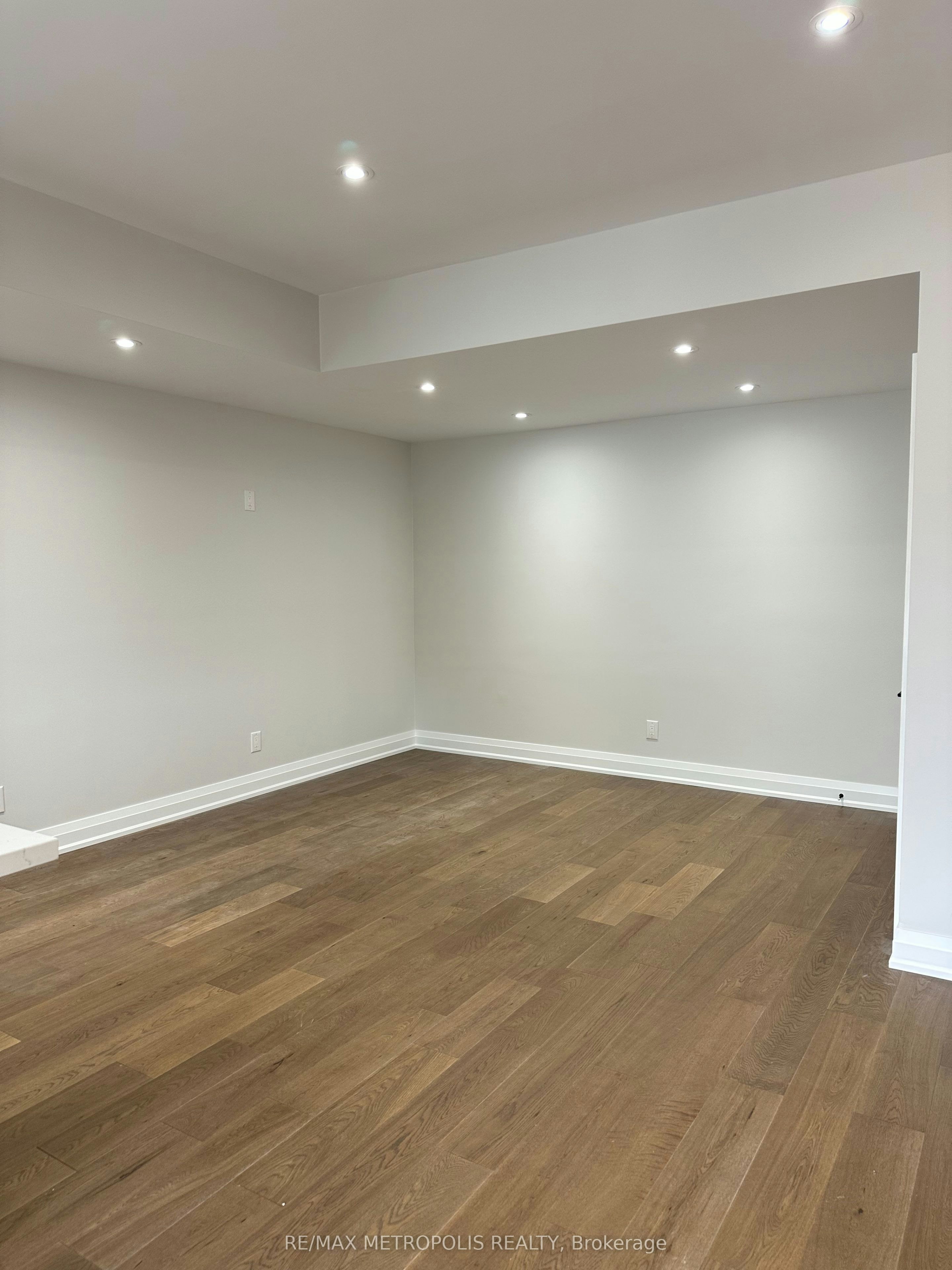 2&3 floor-94 Saint Clarens Avenue, Toronto, ON, M6K 2S5 - 11