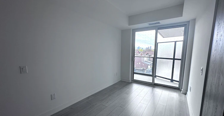301-5 Lakeview Avenue, Toronto, ON, M6J 0H3 - 14