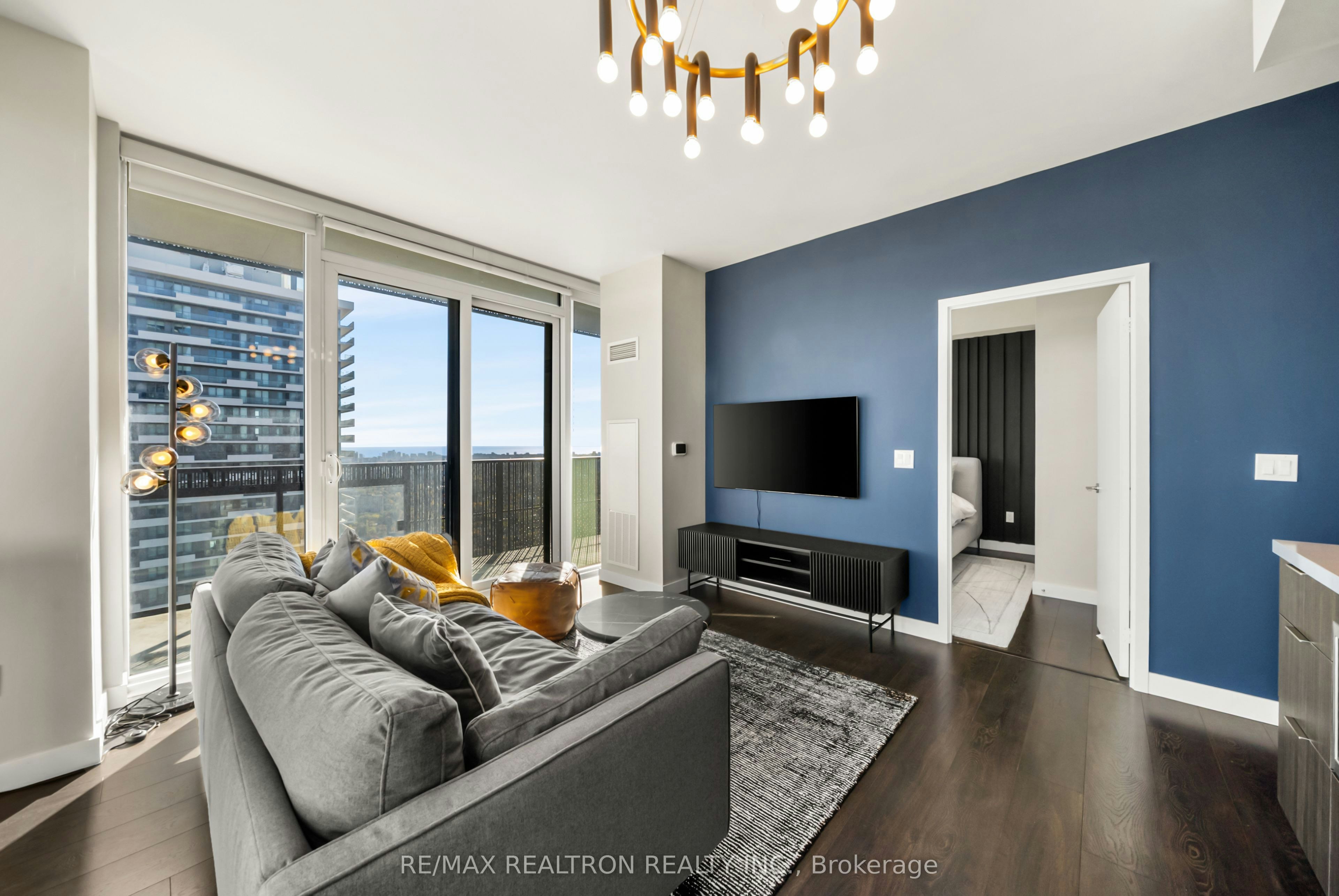 4711-8 Eglinton Avenue E, Toronto, ON, M4P 1A6 - 5