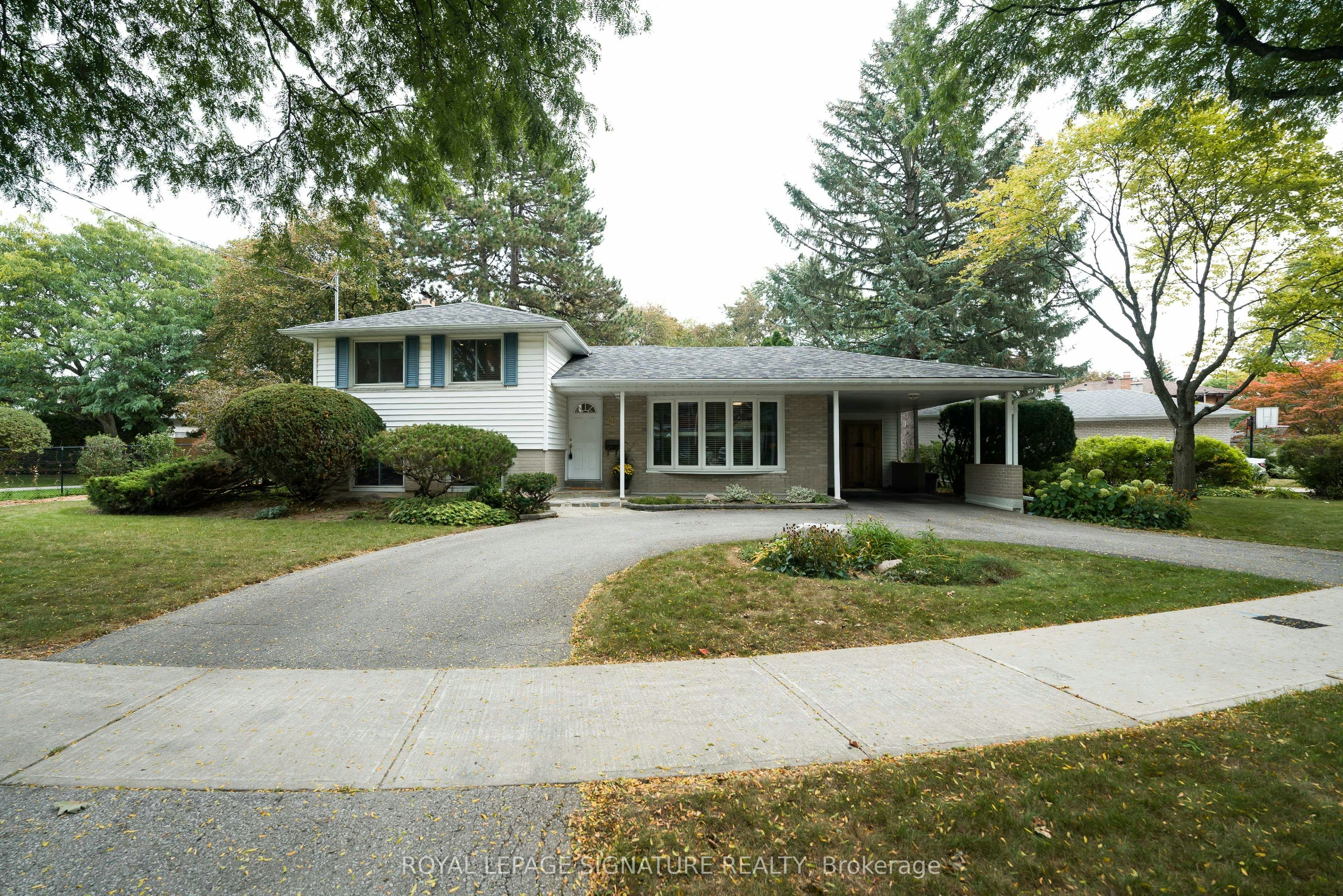 11 Bellbury Crescent, Toronto, ON, M2J 2J6