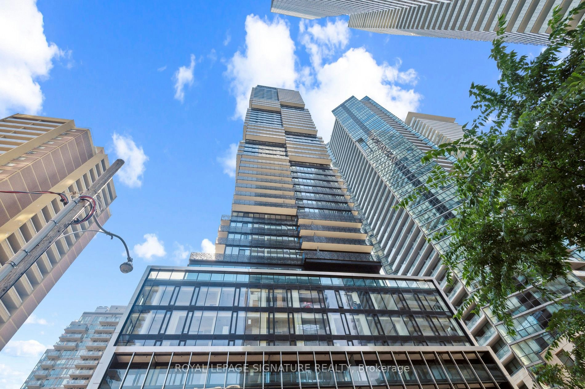 3703-55 Charles Street E, Toronto, ON, M4Y 0J1