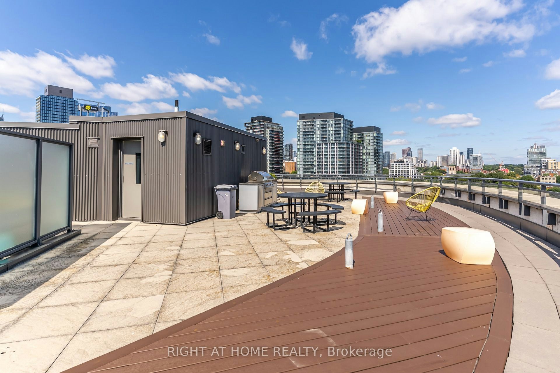 805-90 Trinity Street, Toronto, ON, M5A 0E4 - 26