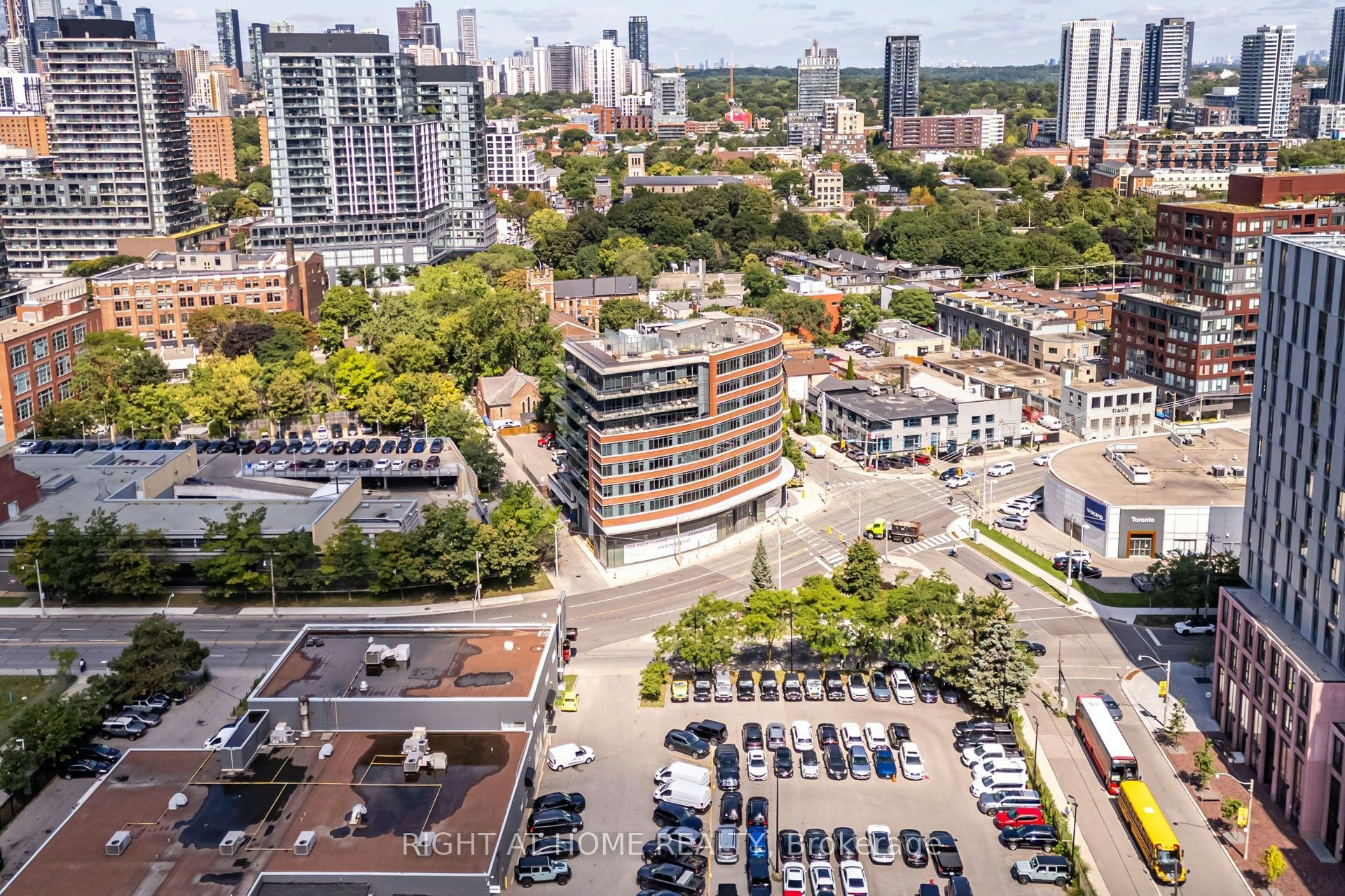 805-90 Trinity Street, Toronto, ON, M5A 0E4 - 32