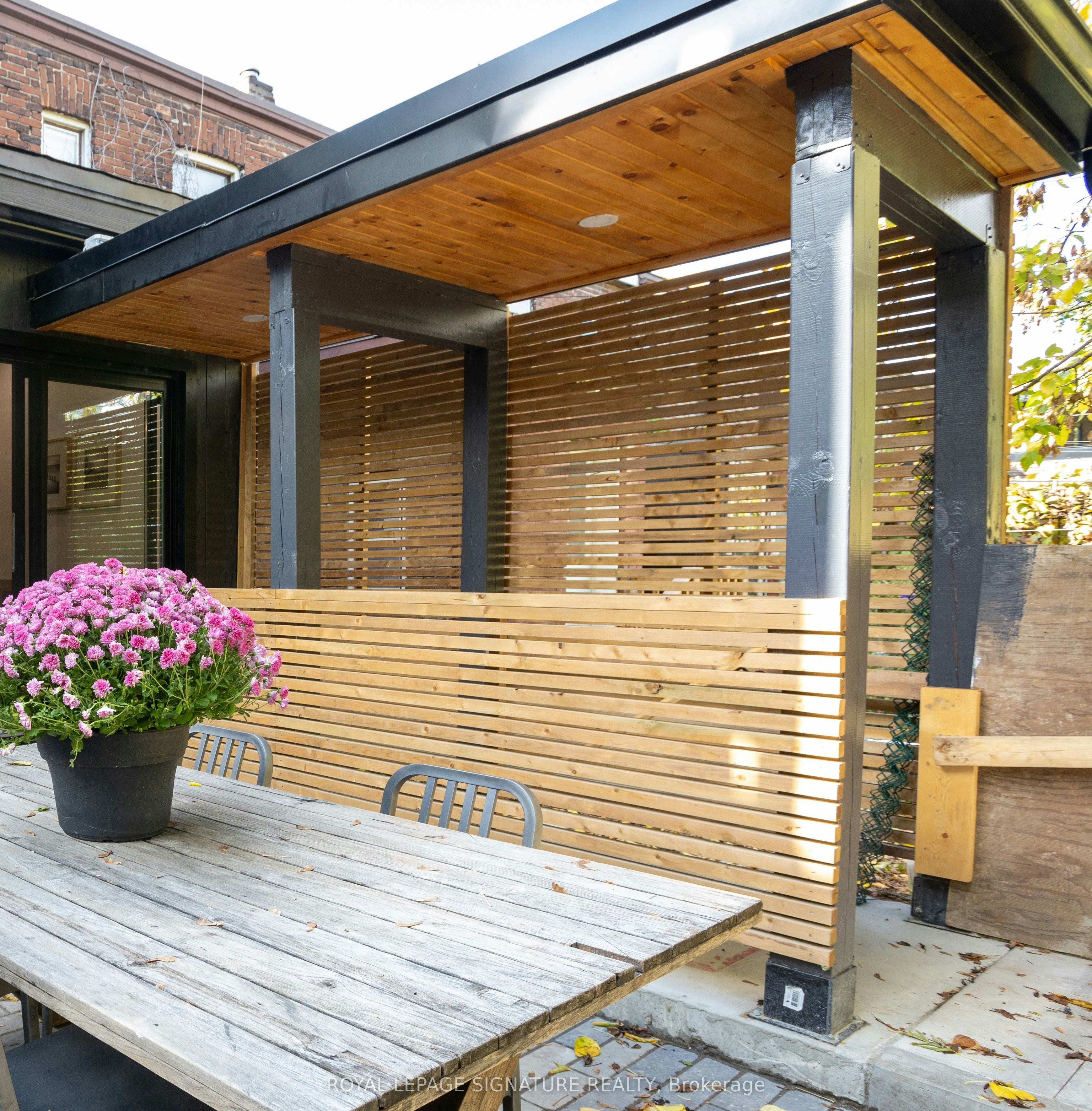 Lower-231 Havelock Street, Toronto, ON, M6H 3B8 - 3
