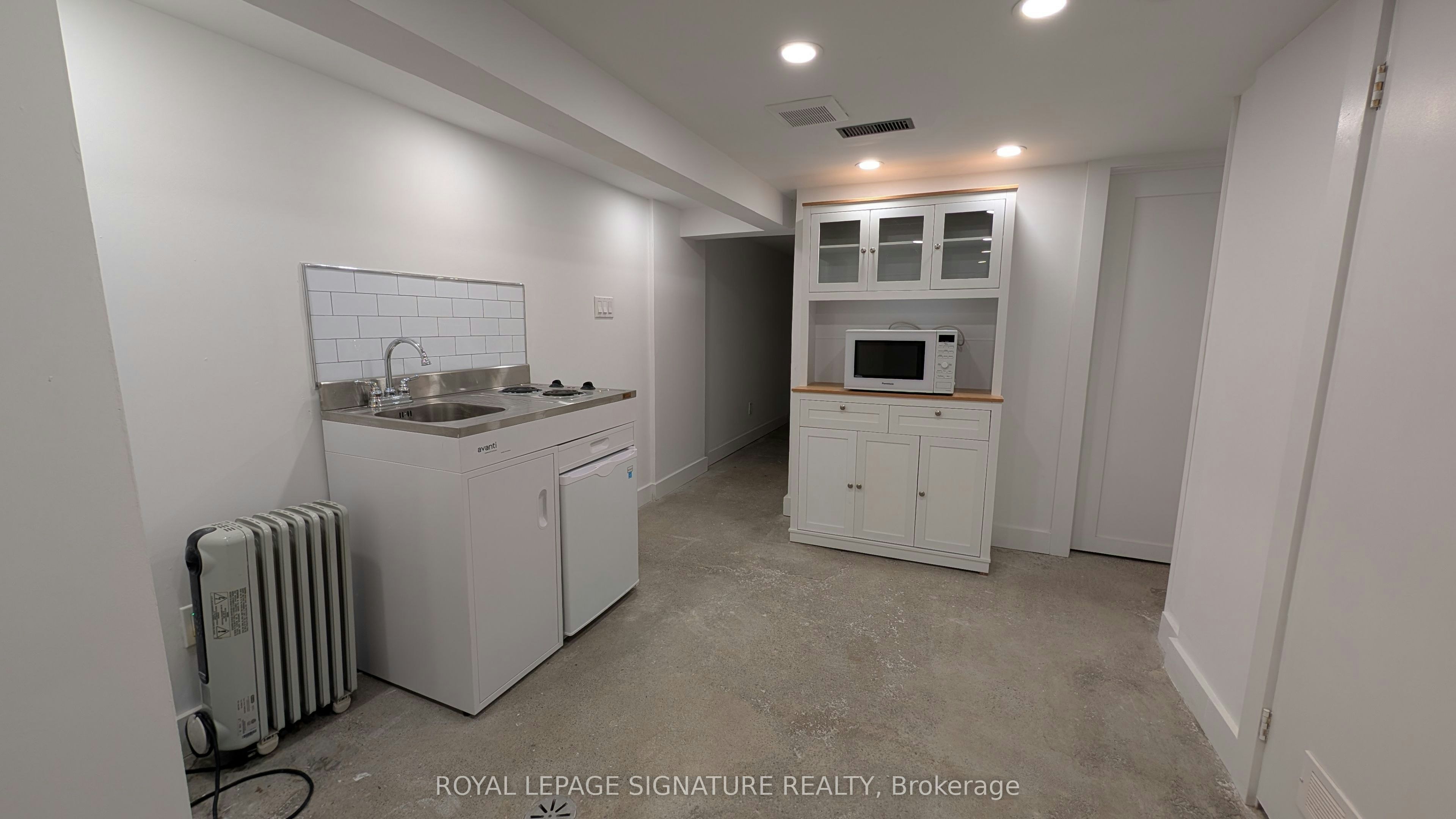 Lower-231 Havelock Street, Toronto, ON, M6H 3B8 - 7