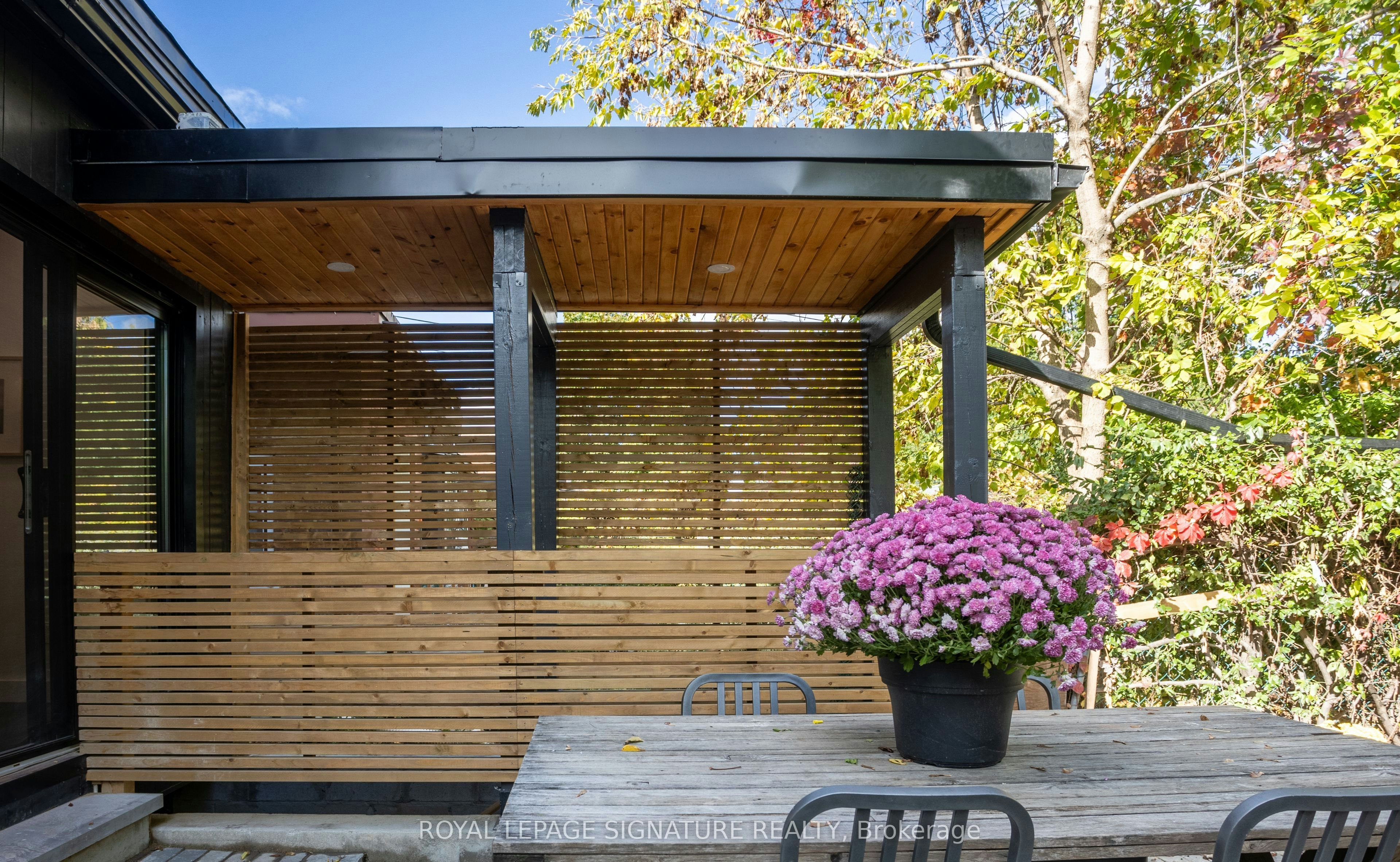 Lower-231 Havelock Street, Toronto, ON, M6H 3B8 - 2