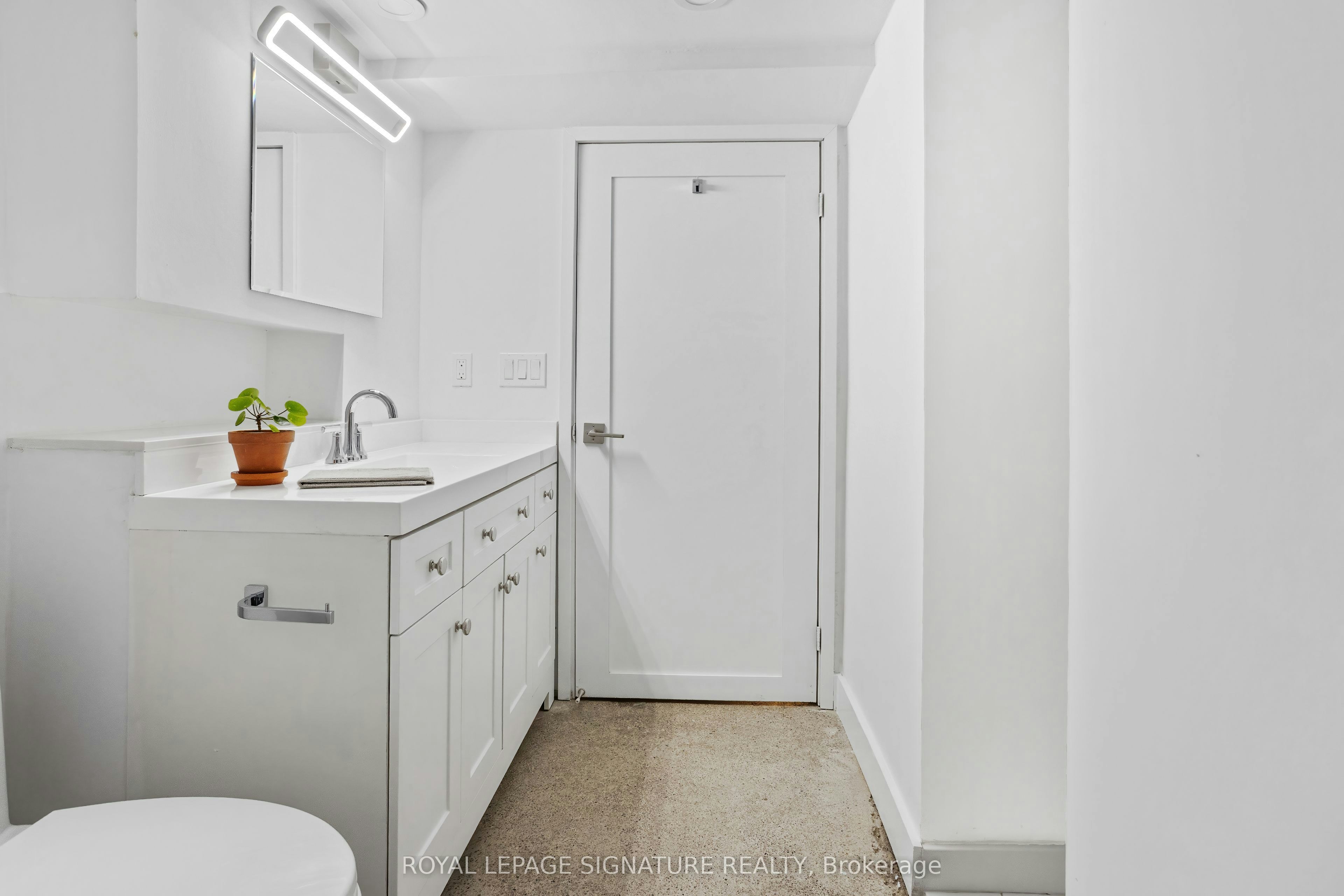 Lower-231 Havelock Street, Toronto, ON, M6H 3B8 - 11