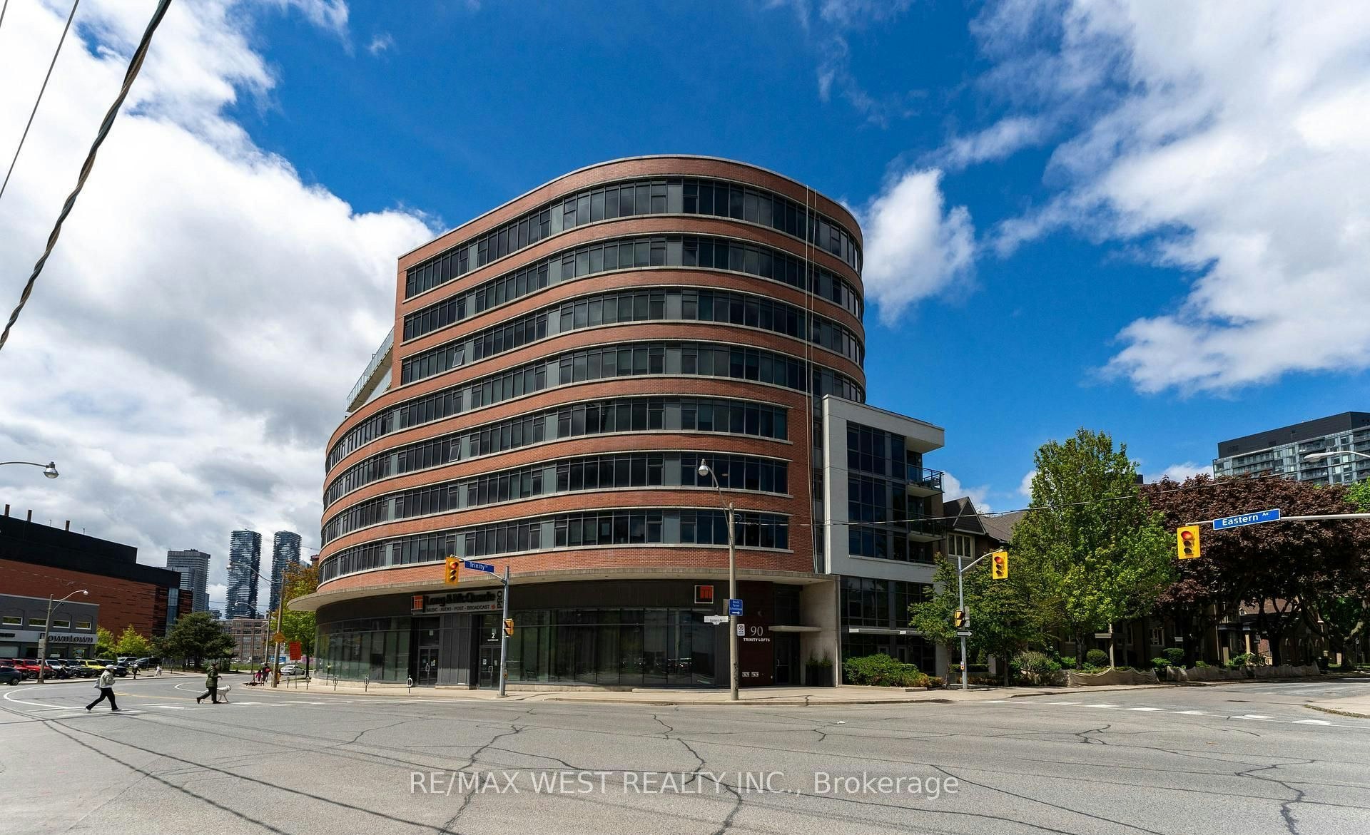 303-90 Trinity Street, Toronto, ON, M5A 0E4