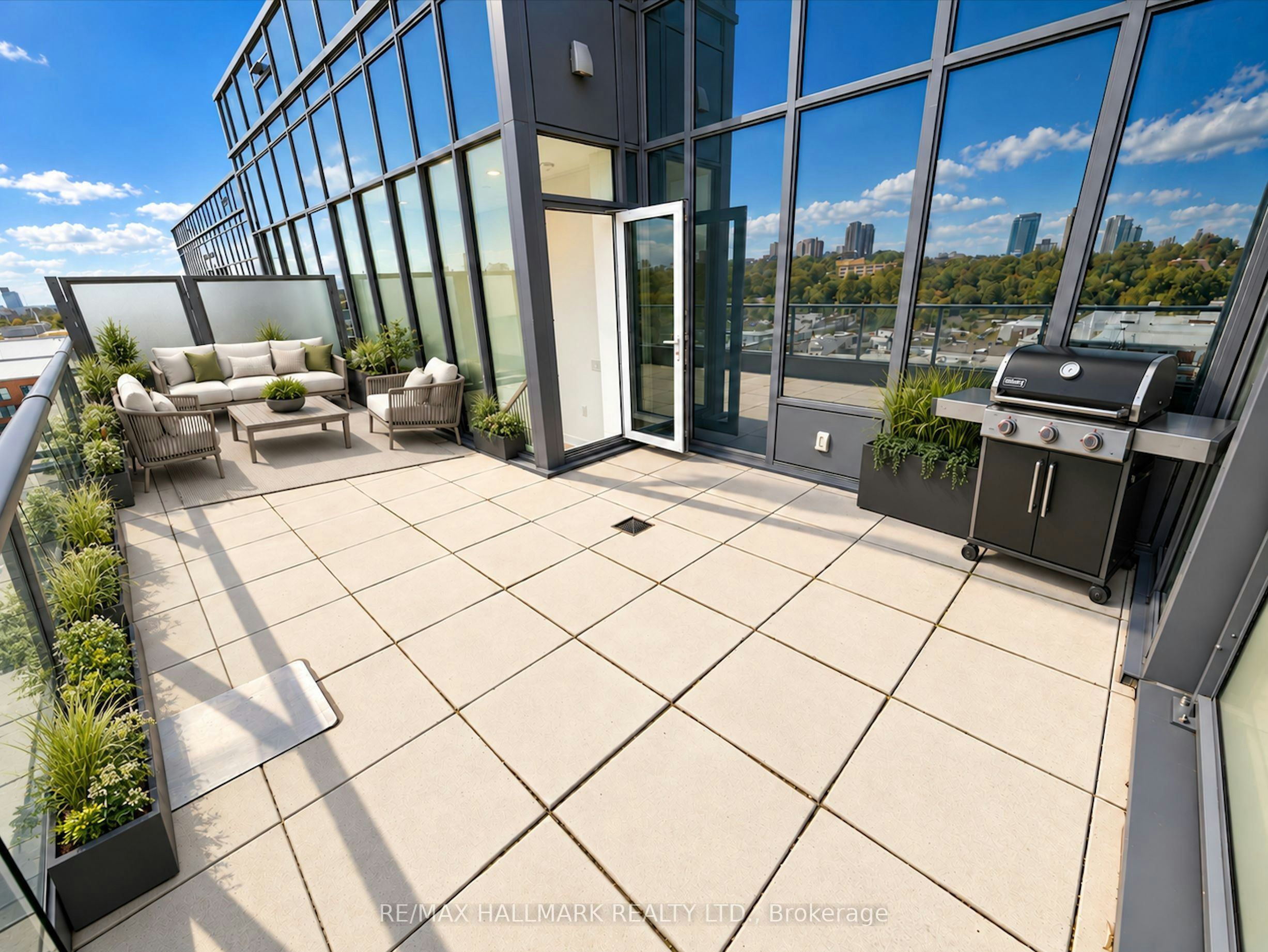 PH06-500 Dupont Street, Toronto, ON, M6G 0B8